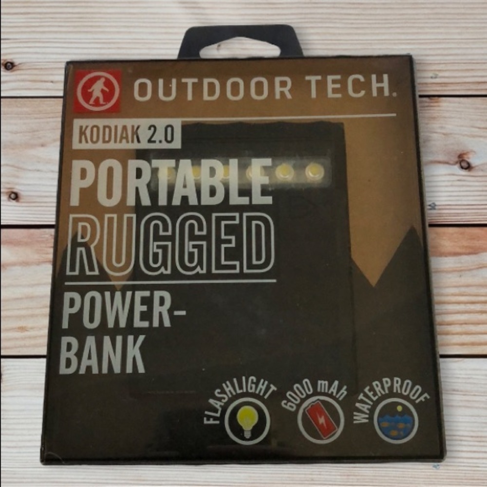 KODIAK 2.0
PORTABLE RUGGED
POWER BANK - Picture 2 of 5